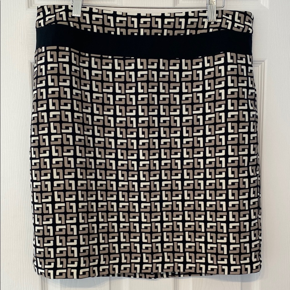 Banana Republic Factory Stylish Black, Ecru and White Geometric Skirt size 14